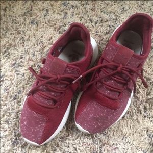 Adidas maroon Tubular shoes size 4.5 big kid